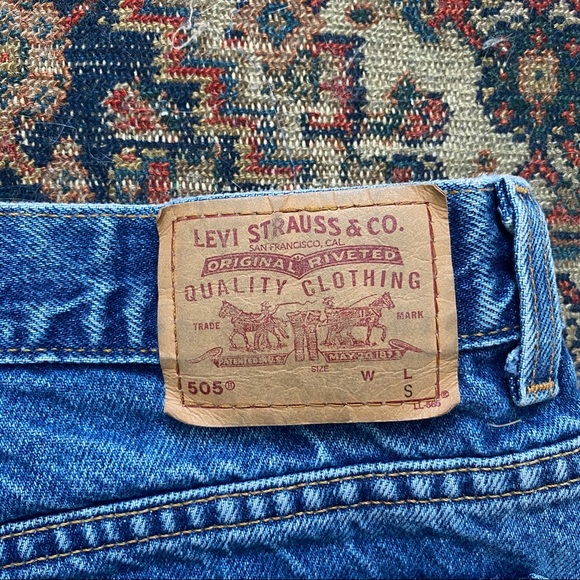 Levi Straus Vintage Distressed Shorts - Picture 3 of 4